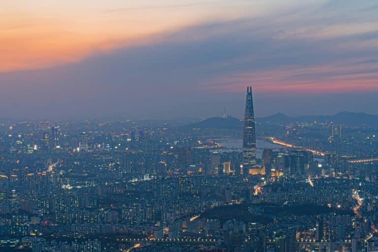 View of Seoul skyline courtesy of Ethan Brooke on unsplash.com